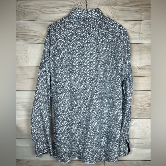 Nick Graham Everywhere Blue and White Paisley Button Down Shirt. Size 18-18.5 - Picture 2 of 8